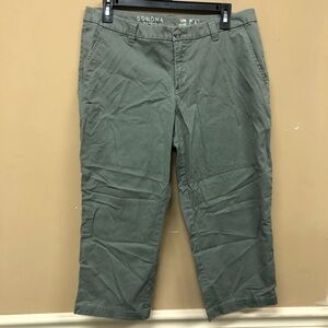 SONOMA Life & Style Green Stretch Capri Mid-Rise Pants Size 8